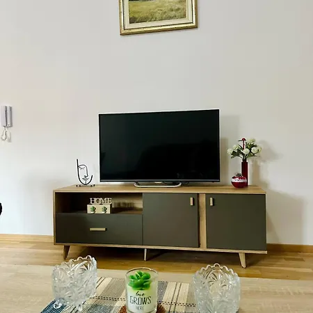 Roomy Lux * Podgorica