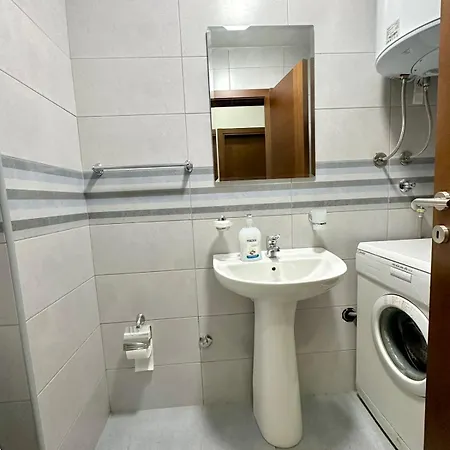 Roomy Lux * Podgorica